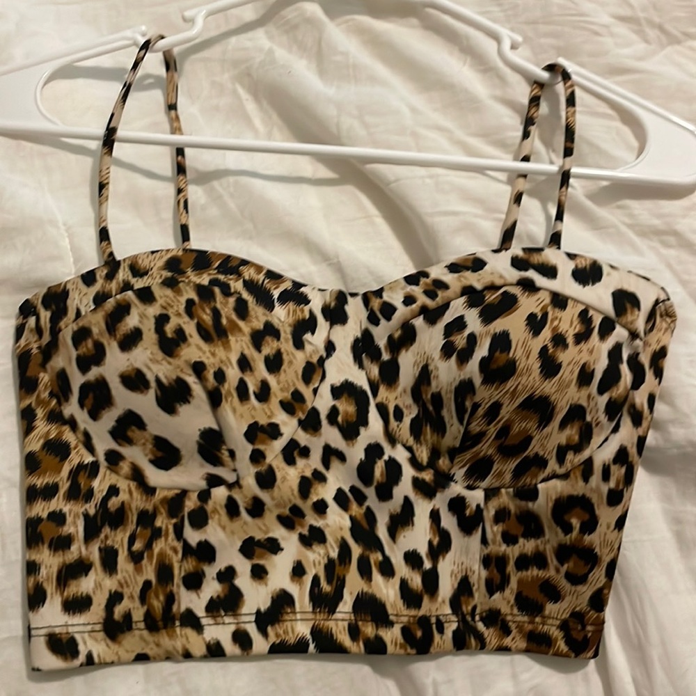 Leopard print crop
